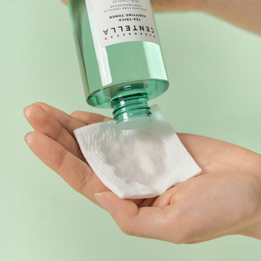 So findest du den besten Toner bei fettiger Haut: Tipps & Produkte